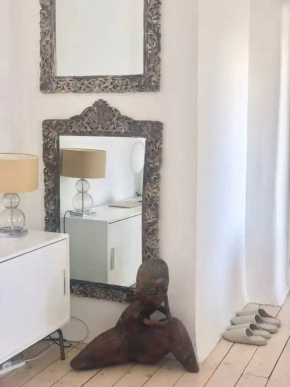 Contemporary Artists Studio Near Portobello Road
