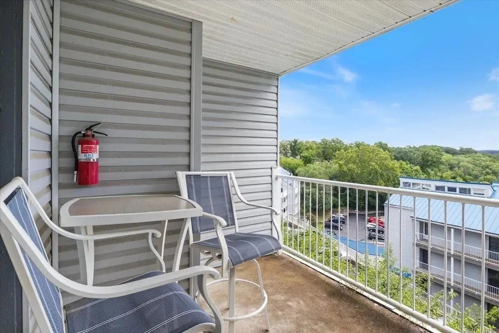 Cozy Pet-friendly Condo w/ Pool