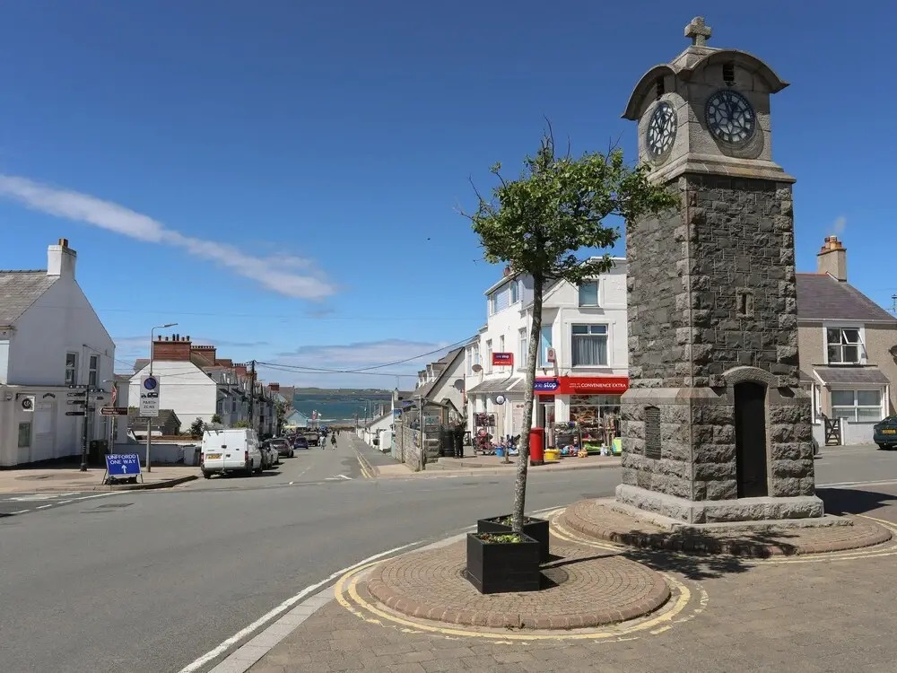 8 Pen Llanw Tides Reach