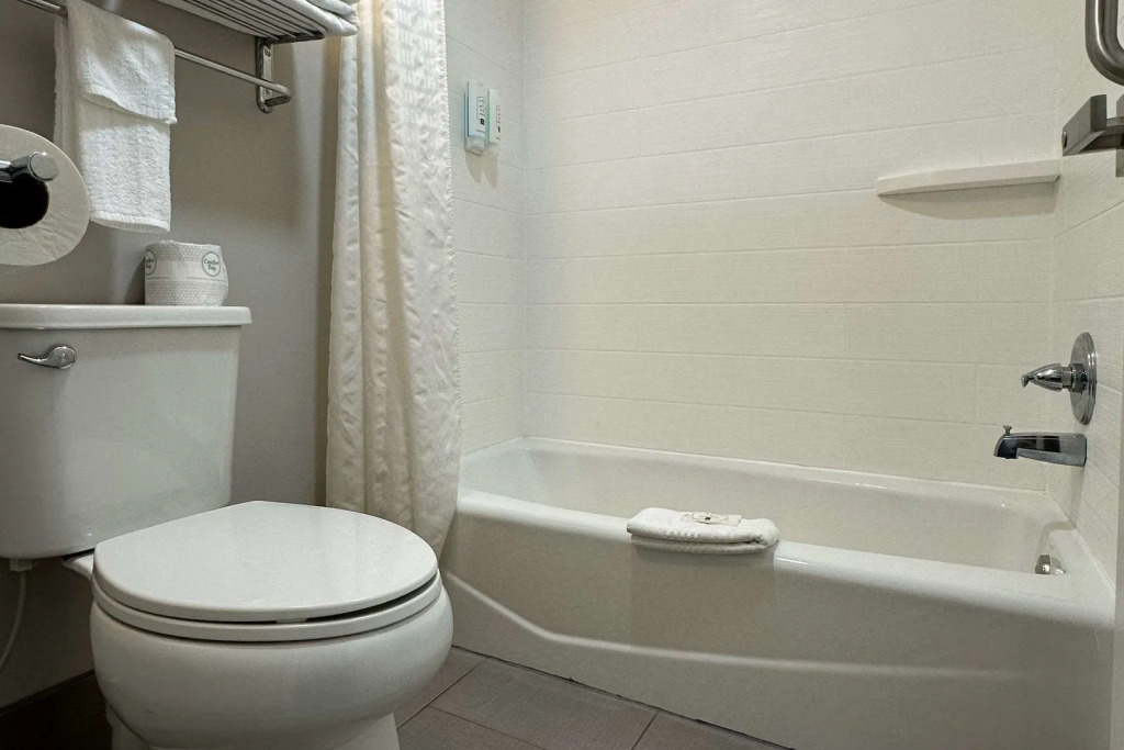 Quality Inn Calhoun