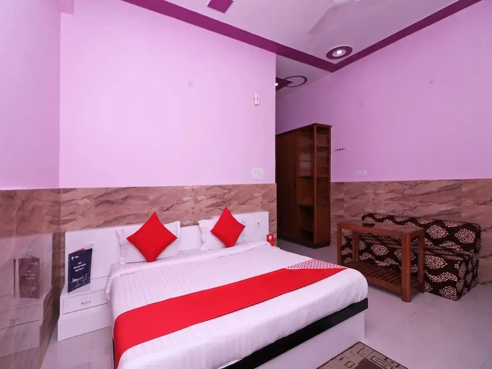 Hotel Raj palace