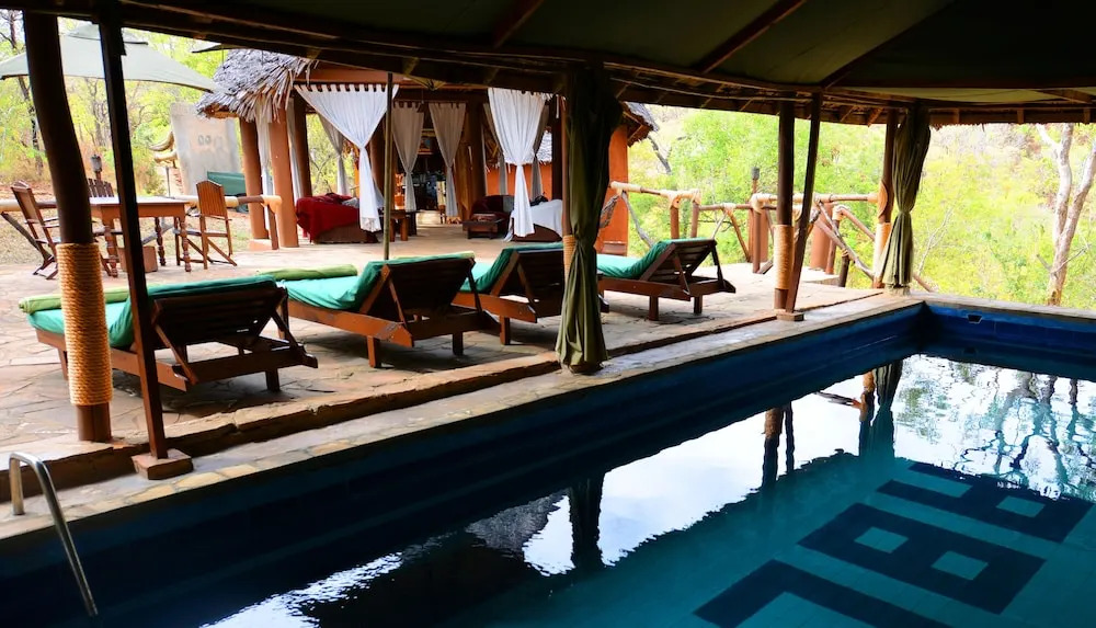 Sable Mountain Lodge, A Tent with a View Safaris