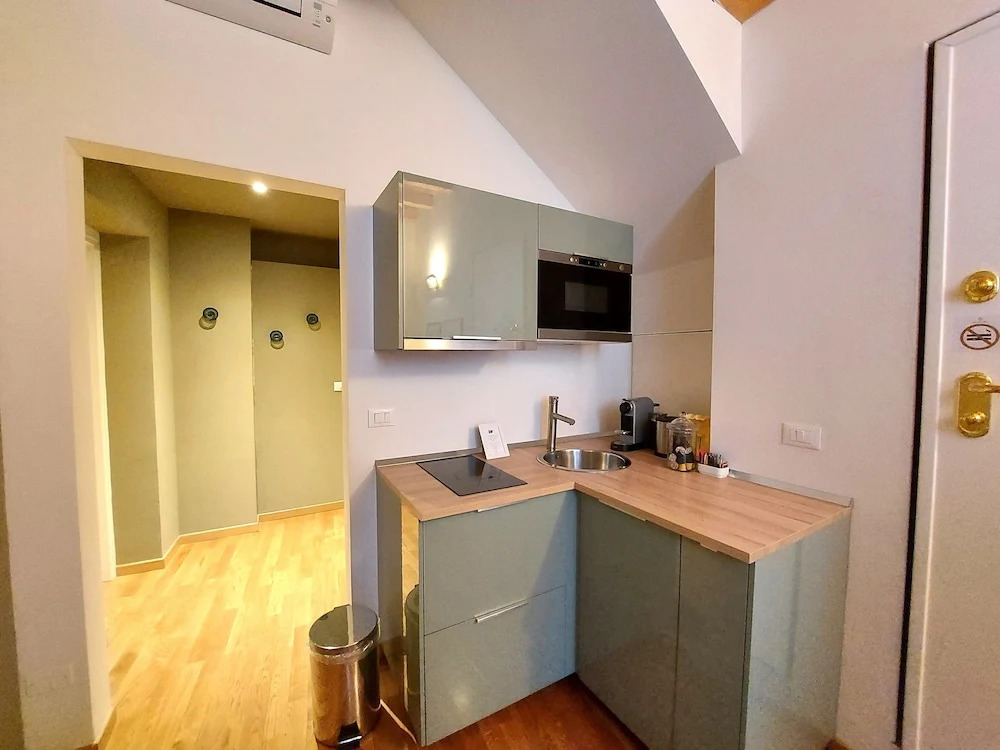 Al Cappello Rosso Suite Apartments