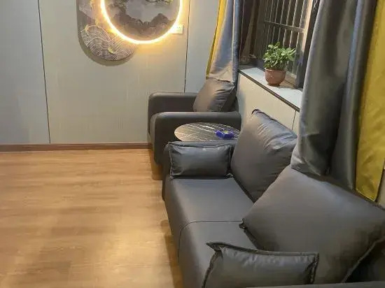 Huainan Aiwei Theme Hotel