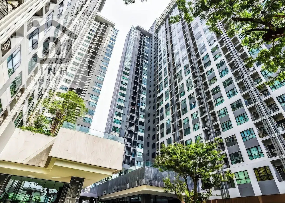 The BASE CENTRAL Condo