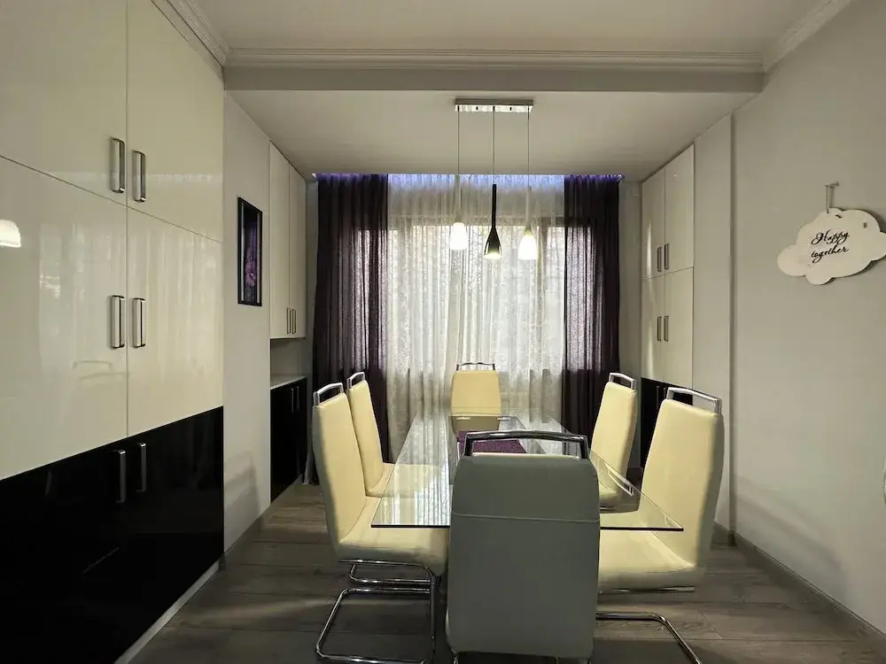 Apartment by Luxe Group MA777