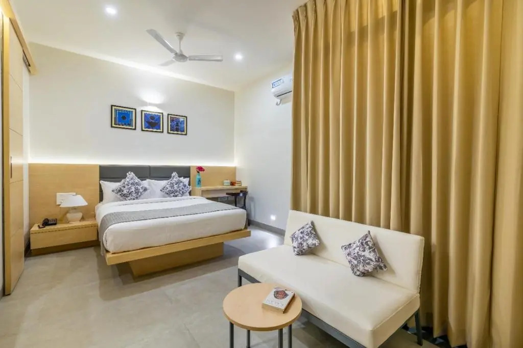 Iris Suites