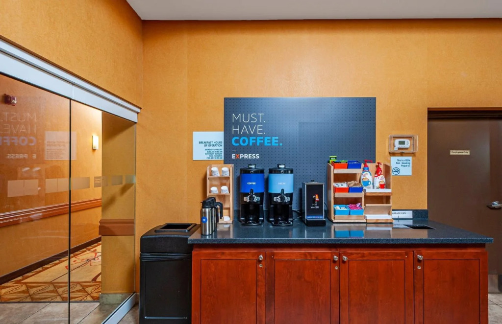 Holiday Inn Express Hotel & Suites Clarington - Bowmanville by IHG