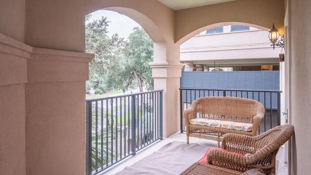 206 N Shore Pl 2 Bedroom Condo