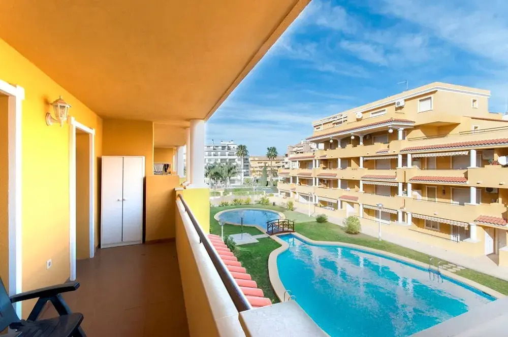 Cascades in D nia With 2 Bedrooms and 1 Bathrooms