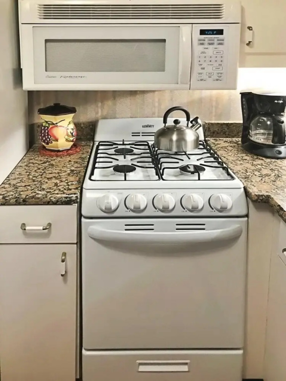 Treasure Island Beach Retreat Sleeps Up To 4