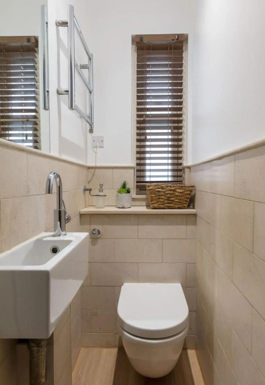 Spacious 4-bedroom mews house with private garage