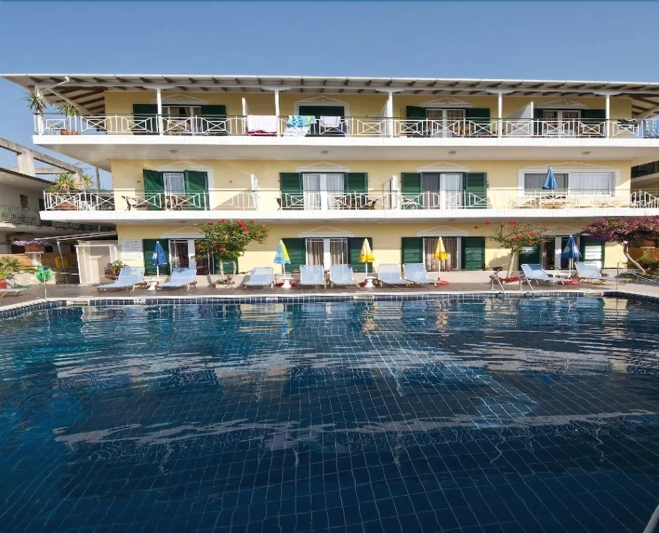 Yiannis Apartments
