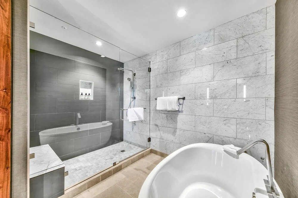 Luxury 3Br Residence Steps From Heavenly Village and Gondola Book 7 Nights for 10% Off by Redawning