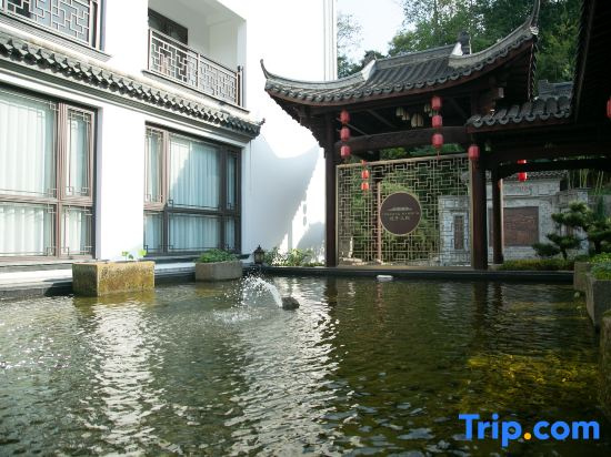Hengdian Film and Television City Longjing Puyu Yinshu
