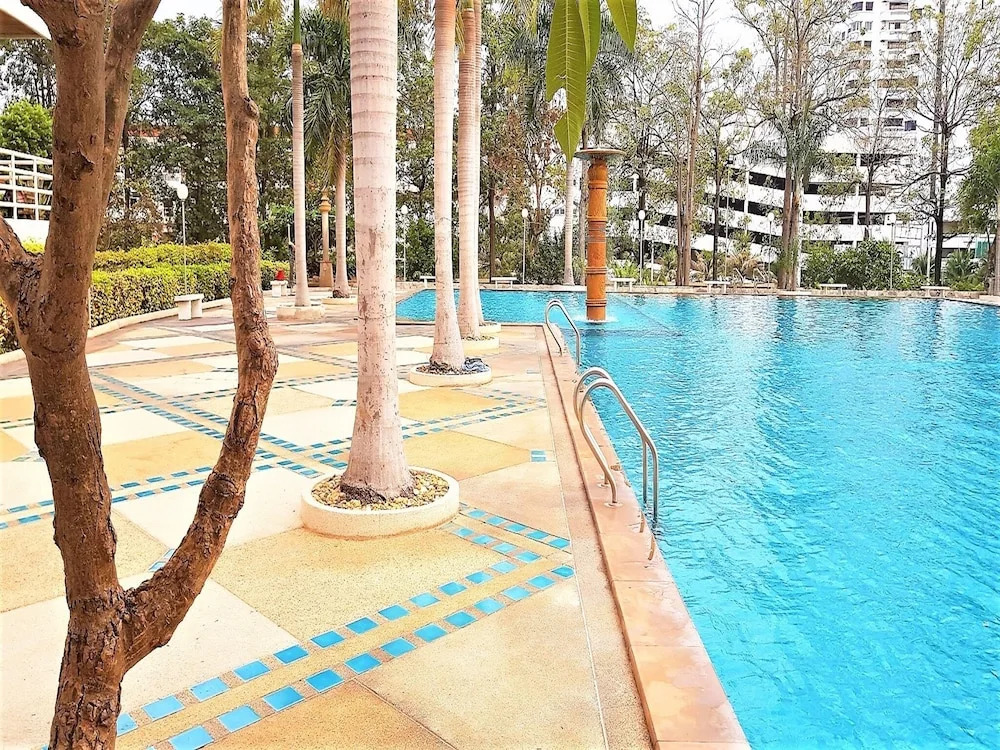1-bed in View Talay 5D - Sleeps 2 - Close to Beach