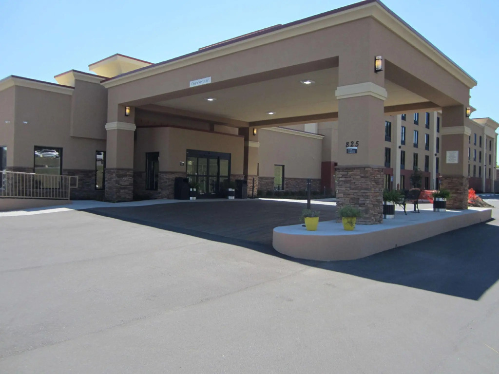 Best Western Plus Sunrise Inn