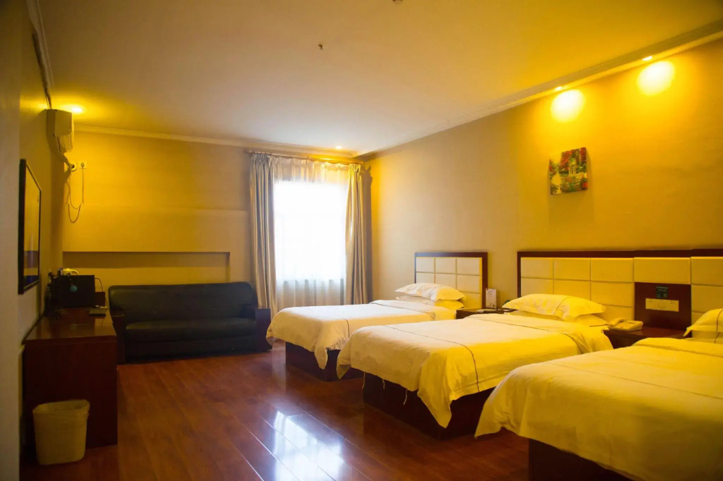 GreenTree Inn ShanXi LuLiang FengShan Road Central Park Express Hotel