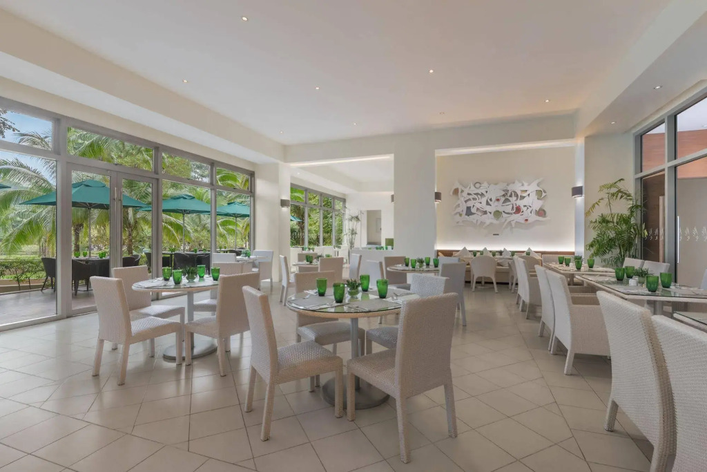 Pico Sands Hotel