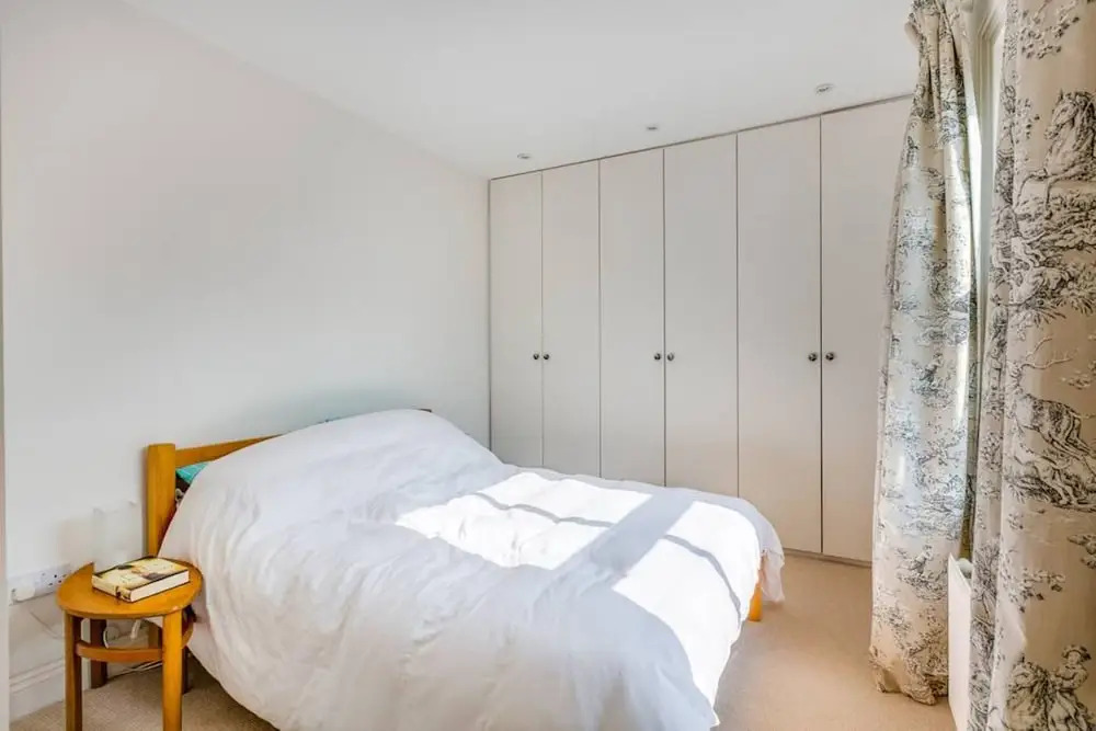 1 Bedroom West London Home