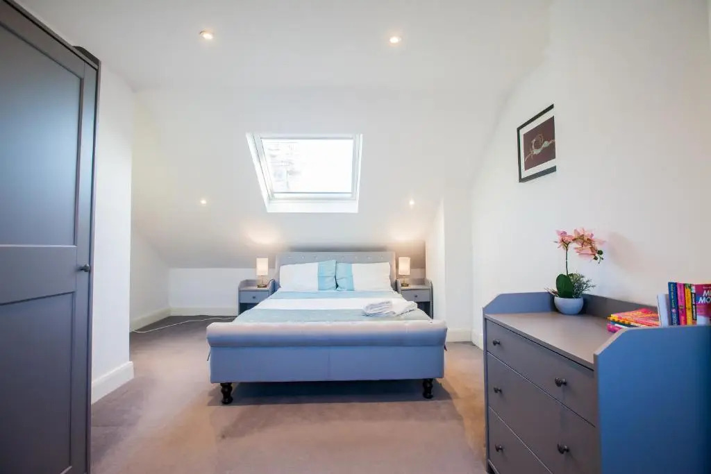 Surbiton Luxury Garden House 19A