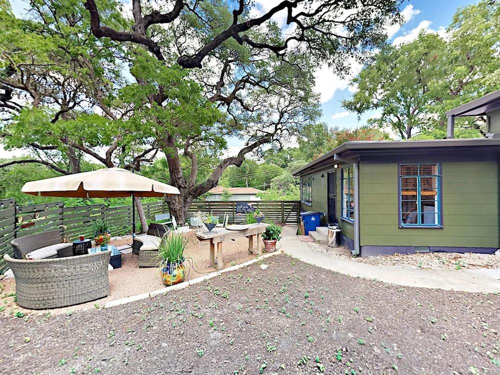 1606 Kenwood Ave Bungalow Bungalow