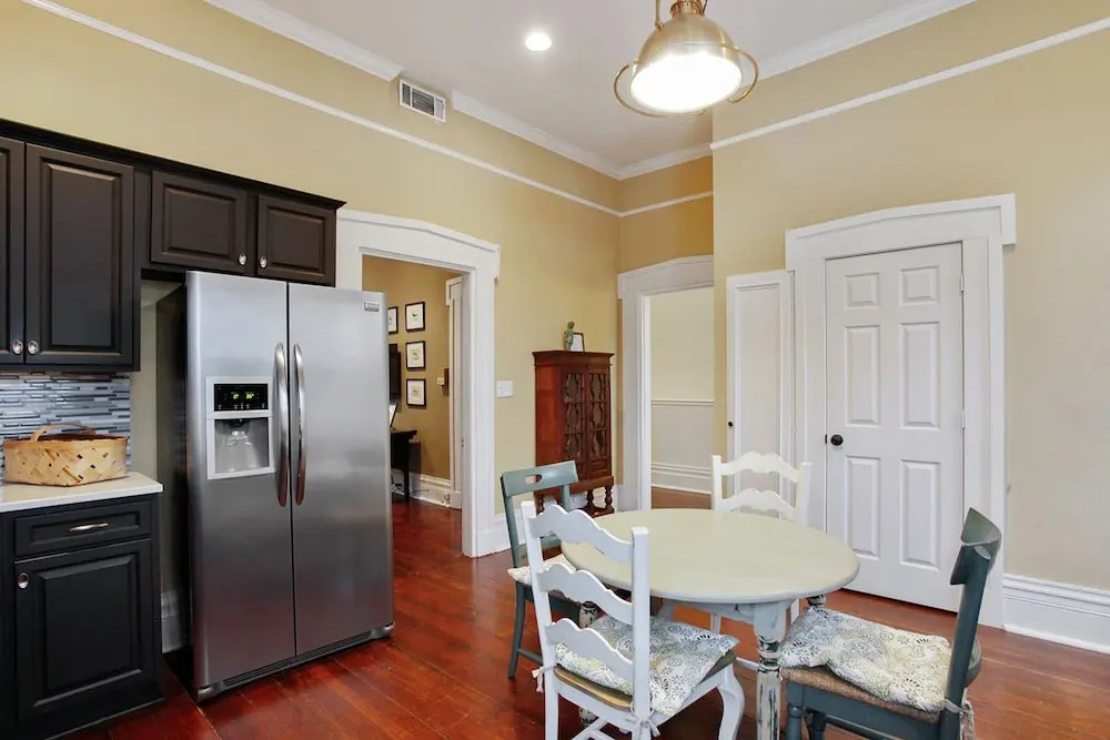 Jones Street Penthouse Unit #3 - 1 Br Apts