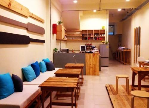 2W Cafe & Hostel