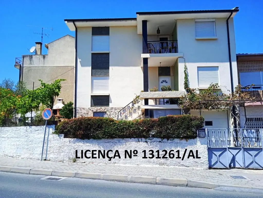 Casa Os Maias - Jardim, terraço e espaço para 10 pessoas