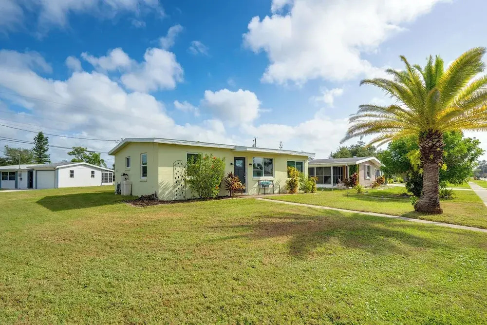 Relax in Hot Tub, Walk to Springs: North Port Home