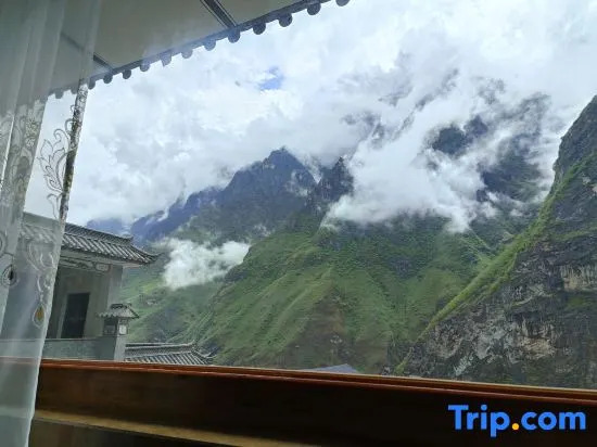 Shangri-La Tiger Leaping Gorge Fuyuange Farm