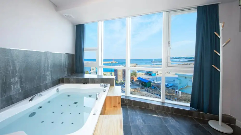 Gangneung Pier 86 Spa Pension