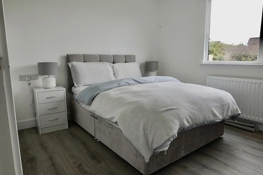 Castle View Chalet by Clonlum Cottages