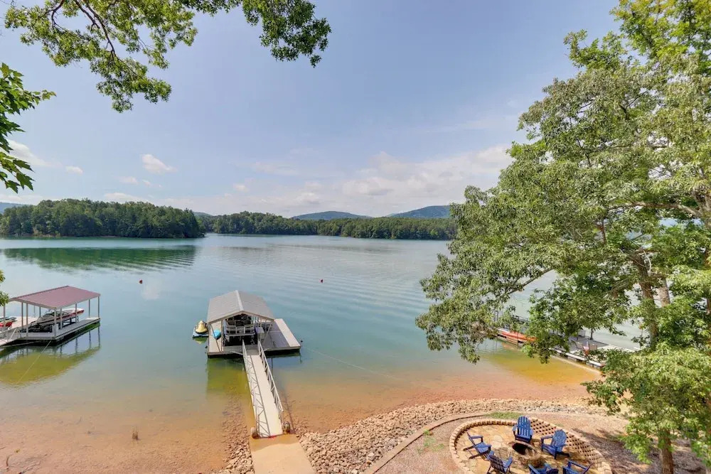 Mountain View Cabin on Lake Blue Ridge: Hot Tub