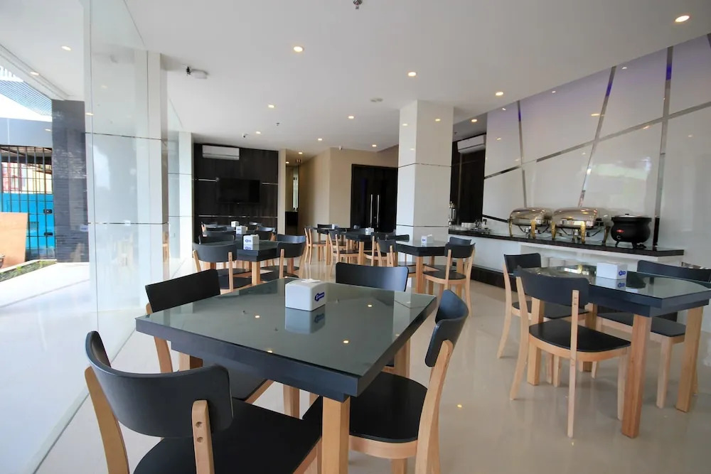 Sky Inn Express Hotel
