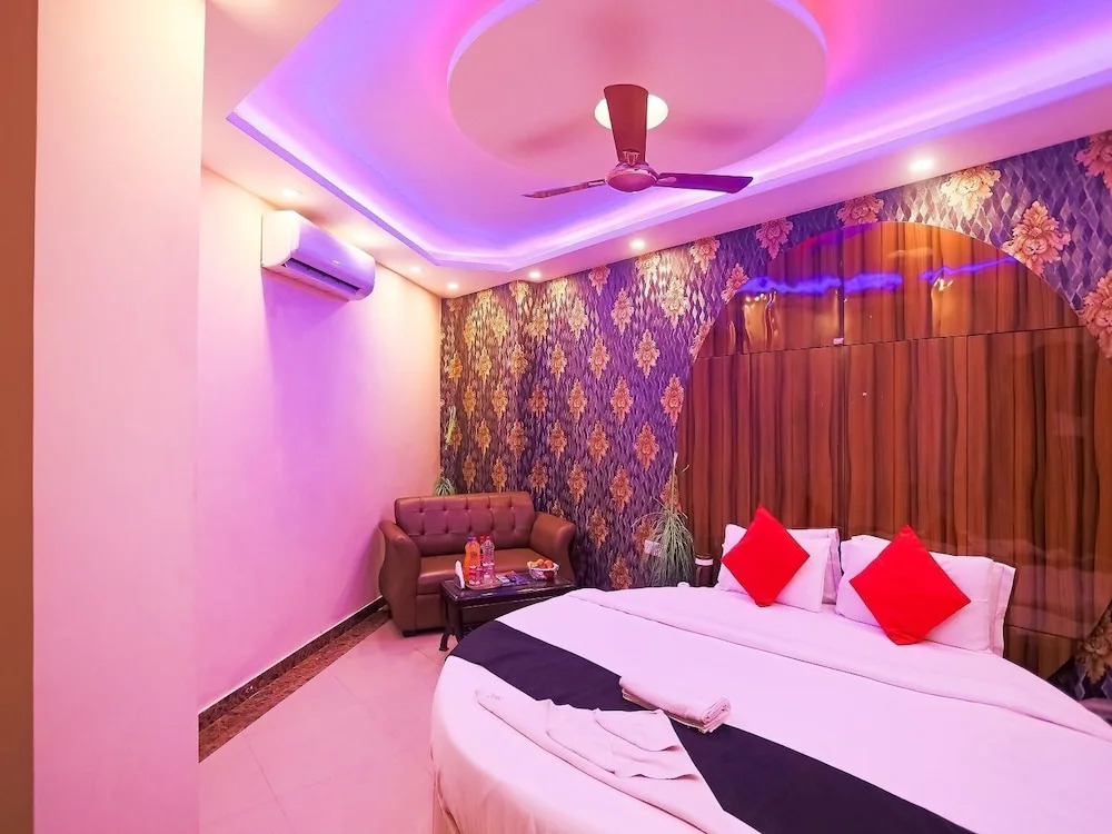 Hotel Deluxe Inn