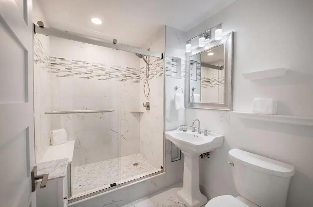 Premium Unit 1307 - 1 Bedroom - Zephyr Mountain 1 Condo