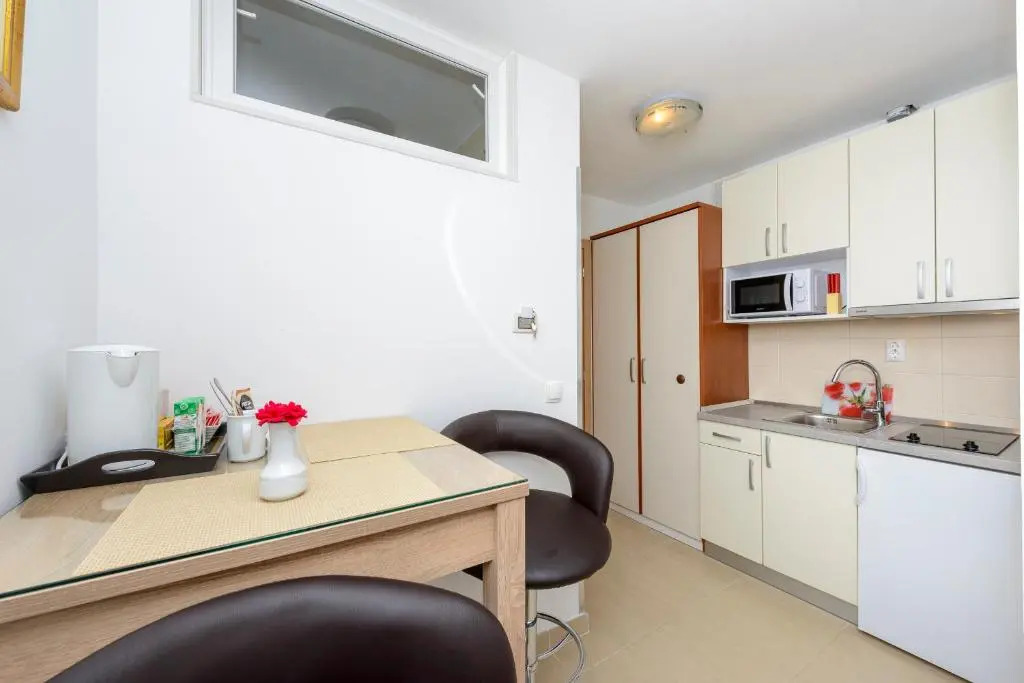 SB Apartment No 1