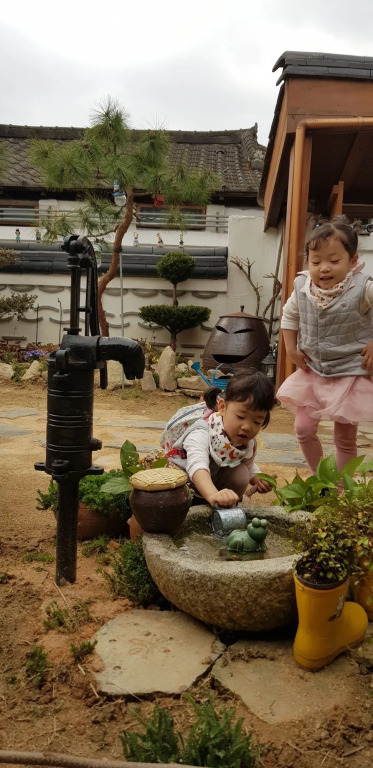 Hanulgiwa Hanok Stay