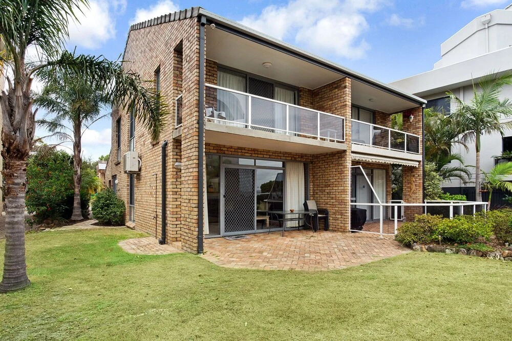2/ 14 Kurrawa Close