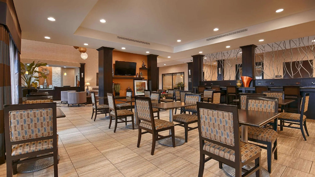 Best Western Plus Lytle Inn and Suites