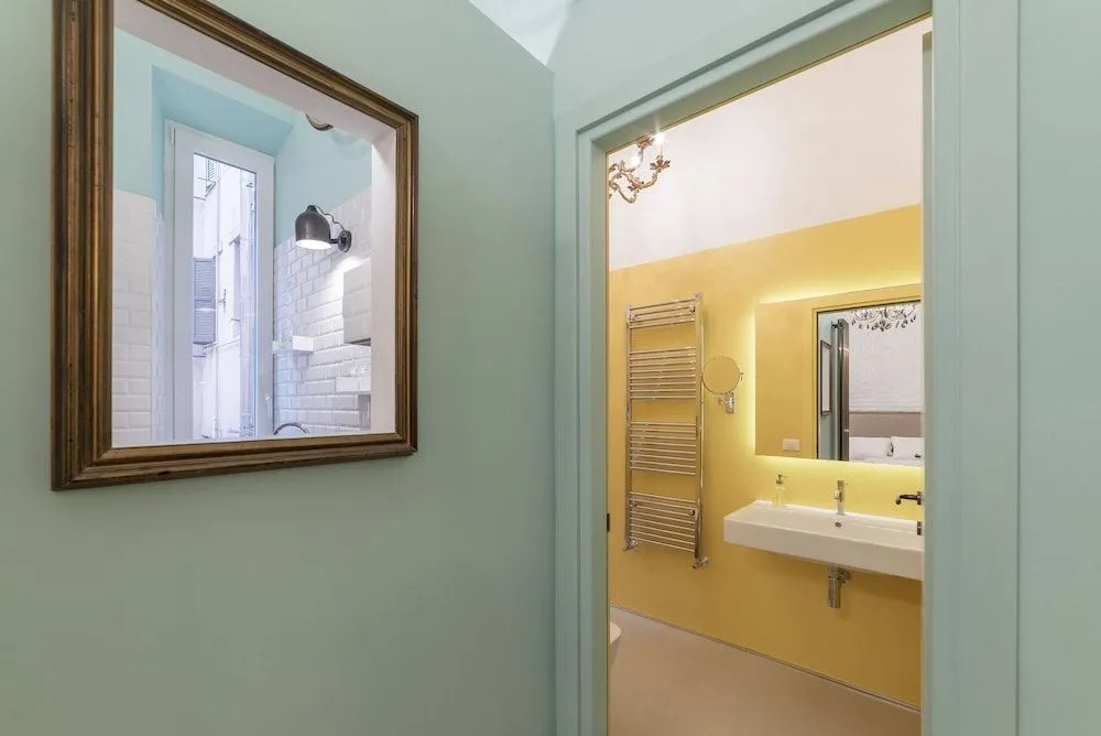 Romantic Vintage Colosseum Apartment