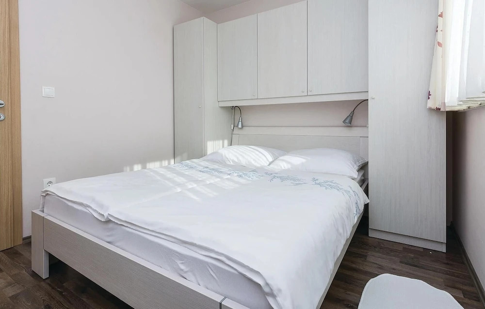 Stunning Home in Sv Filip i Jakov With Wifi and 1 Bedrooms