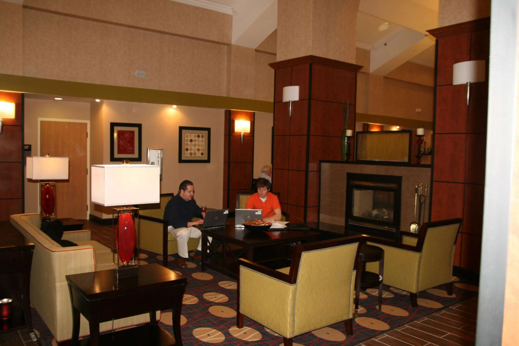 Hampton Inn & Suites Kansas City-Merriam