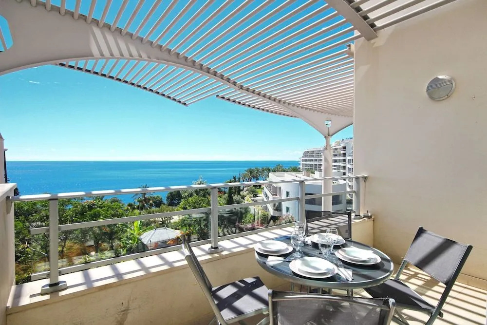 Oceanside Terrace Apartment by Holiday Rental Management