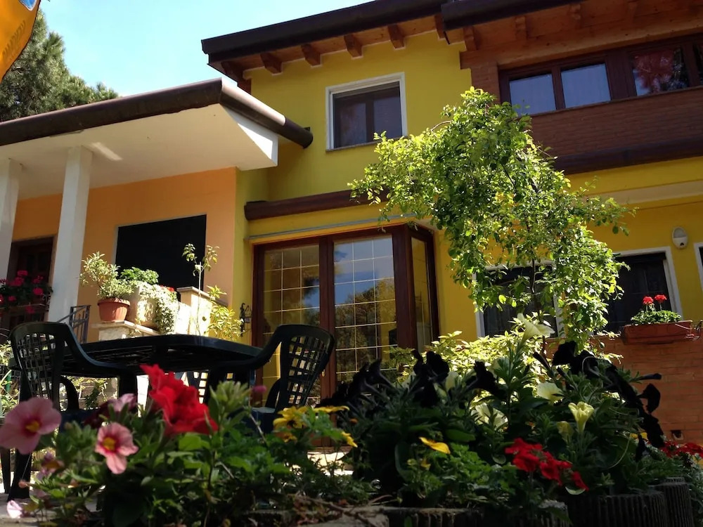 Detached Villa in Rosolina Mare near Sea
