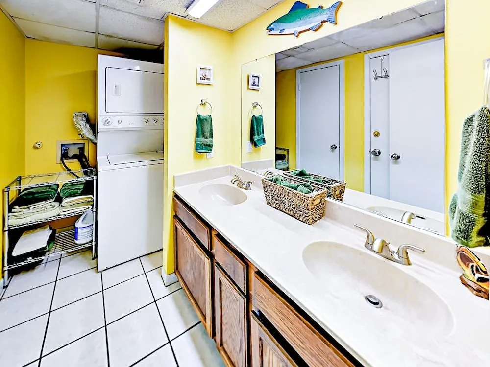 Beachy 1BR 1BA Port Aransas Condo by RedAwning