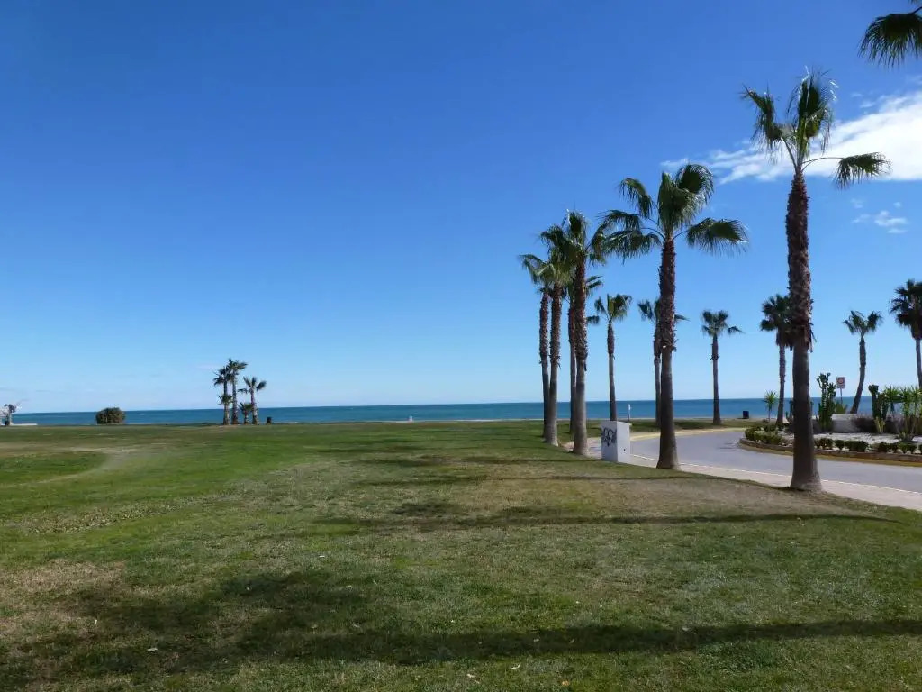 Apartamentos Mondrían Marina DOr 1º línea 3000