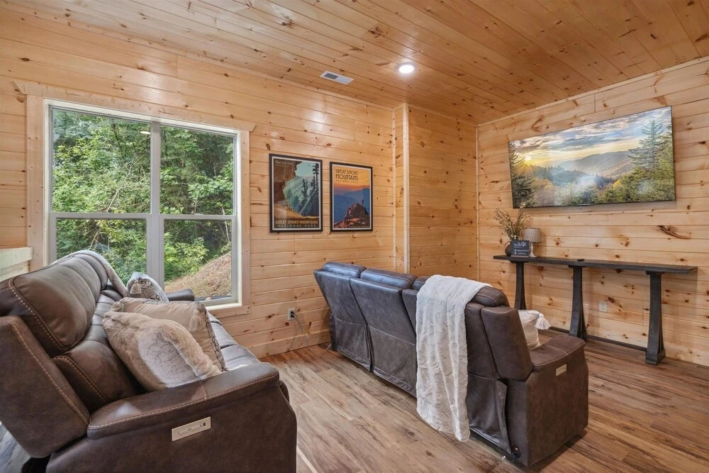 Chasing The Son Cabin 3 Bedroom Cabin by RedAwning