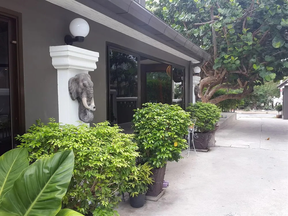 Yaka Hotel